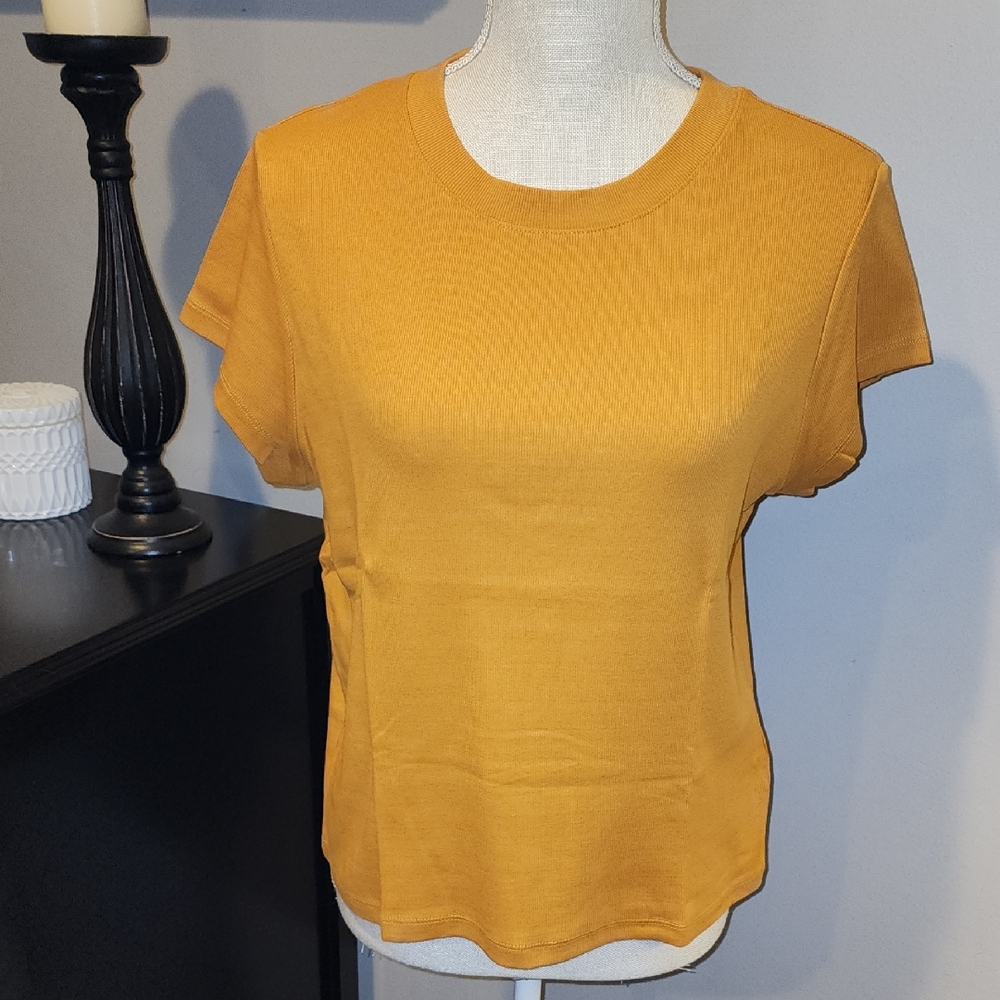 Madewell Short Sleeve Mustard Ribbed Top Size XL PTP 21 IN length 22.5 In